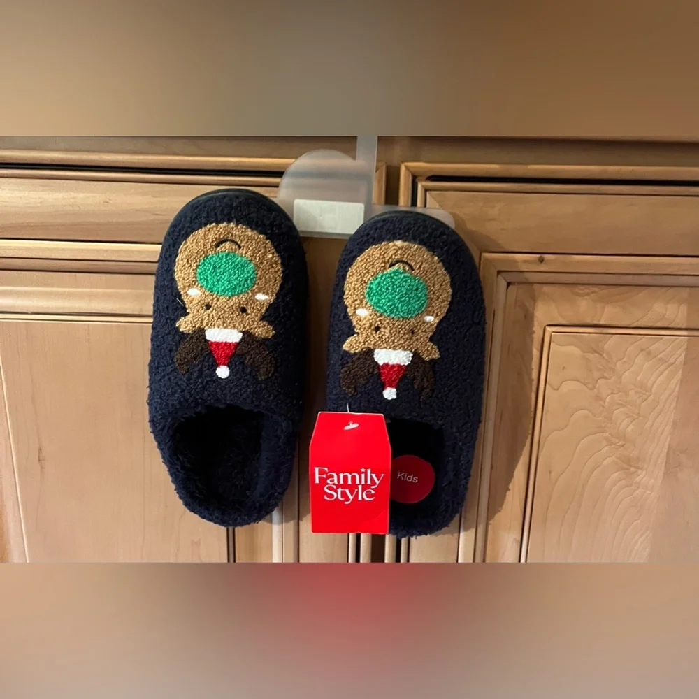 NWT Family Pajamas Kids Reindeer Slippers
